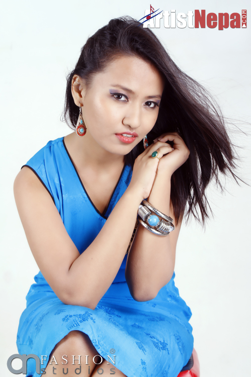 nikhita thapa singer 